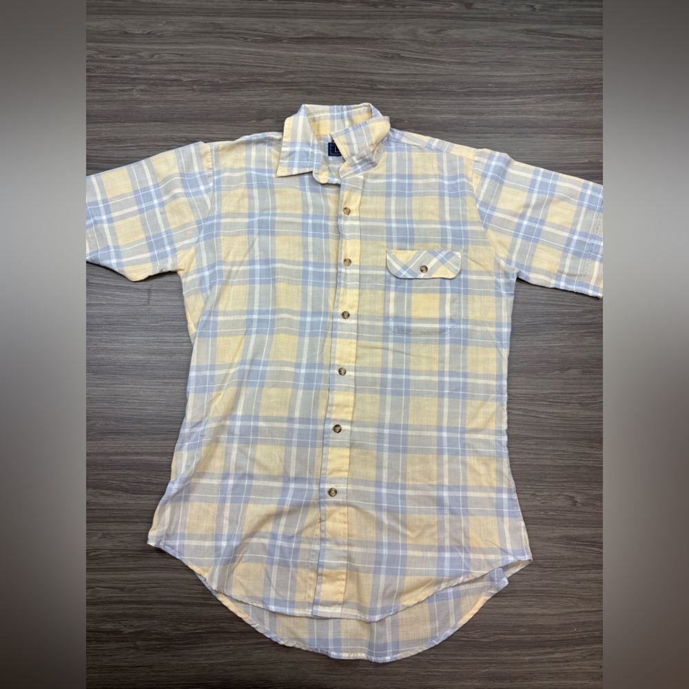 Vintage Levi’s Plaid Yellow and Blue Button Down Size Medium